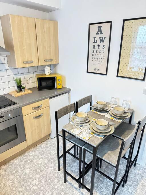 Cosy Home In Barnsley Centre ภายนอก รูปภาพ