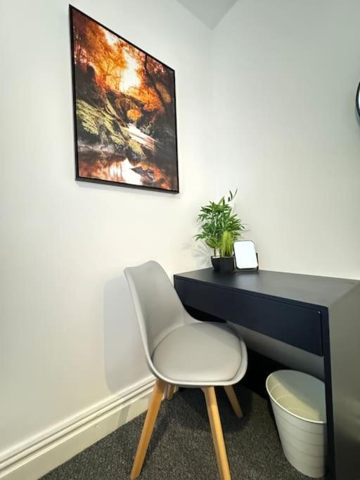Cosy Home In Barnsley Centre ภายนอก รูปภาพ